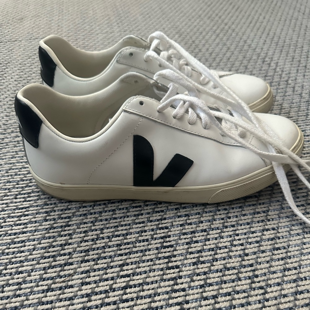 VEJA men’s shoes